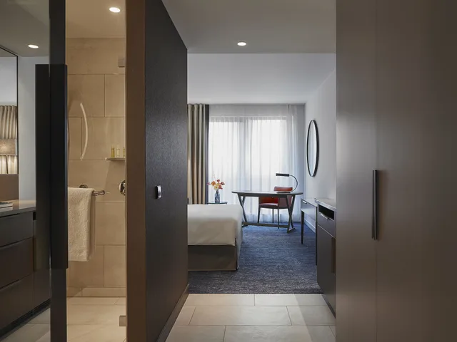 غرفة بسريرين منفصلين وسرير كينج، Hyatt Regency Amsterdam 9/9