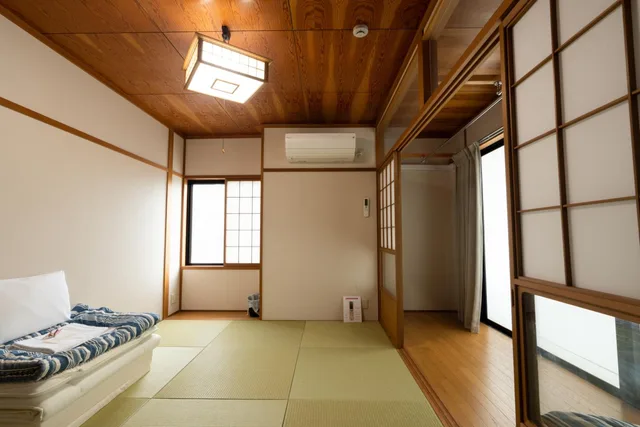غرفة يابانية قياسية بفرشتي فوتون بحمام مشترك، Guest House Ouka - Hostel 2/3