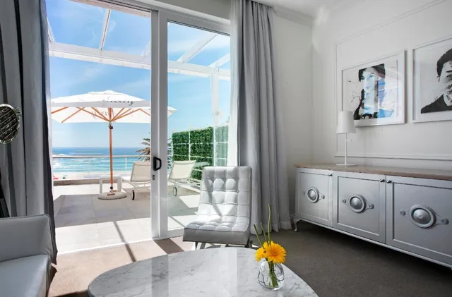 جناح سوبيريور بإطلالة على البحر، The Marly Hotel 5/8