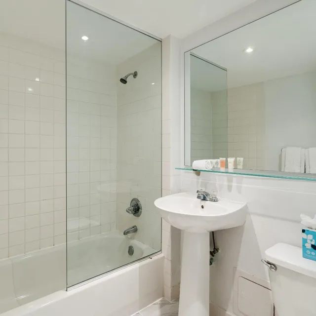 استوديو بسرير كينج، CREST Hotel & Suites 2/2