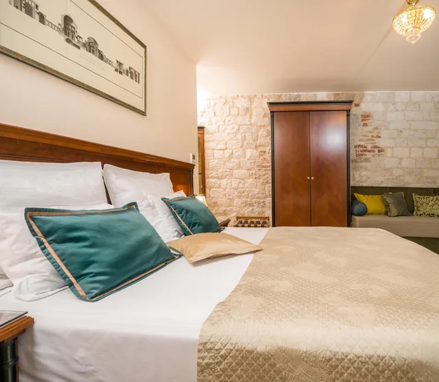 غرفة ديلوكس بسرير مزدوج بشرفة، Palace Judita Heritage Hotel 2/7