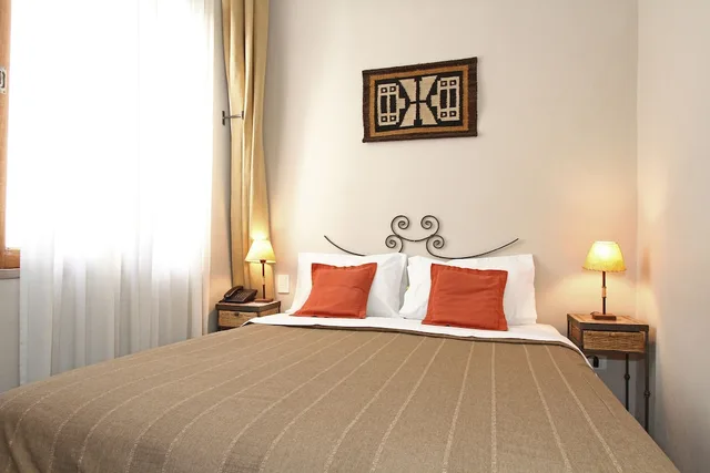 غرفة قياسية بسرير مزدوج، A HOTEL 1/5
