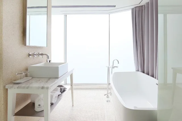 Deluxe, Queen Bed, City View, Ambience Hotel 4/4
