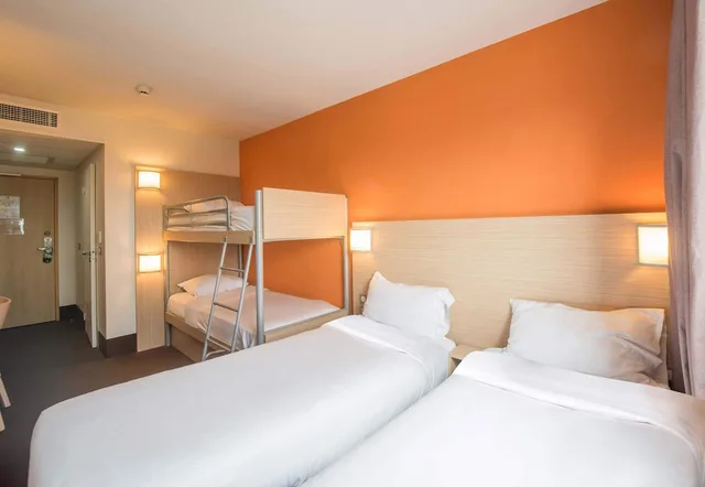 غرفة قياسية رباعية بأربعة أسرّة، B&B HOTEL Gap 1/4