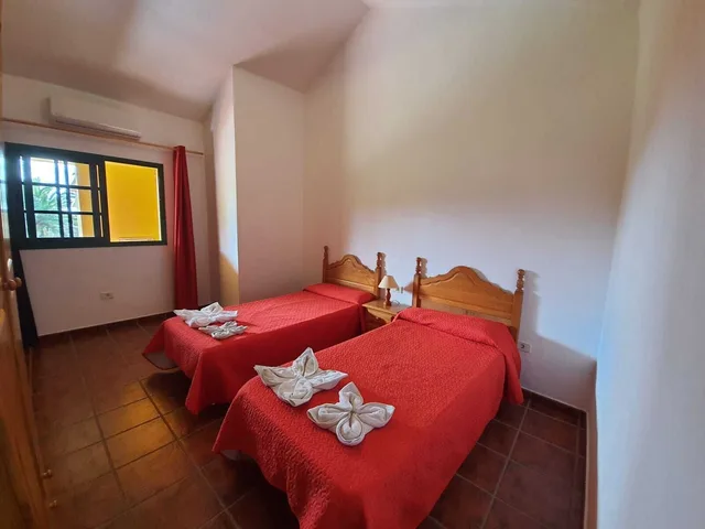 1 Bedroom, Traditional, House, Twin Beds, Sofa، CASAS RURALES AMPARO LAS HAYAS 3/10