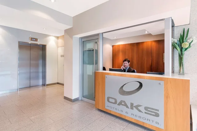 Oaks Glenelg Liberty Suites, Adelaide 10/80