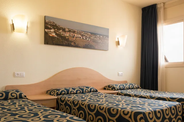 غرفة عائلية بخمسة أسرّة، htop Royal Sun Suites 1/2
