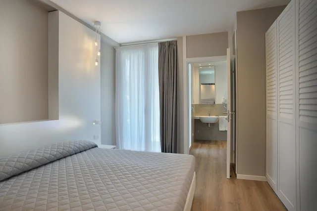 غرفة سوبيريور رباعية بشرفة لذوي الإعاقة، Embassy Hotel & Spa 2/6