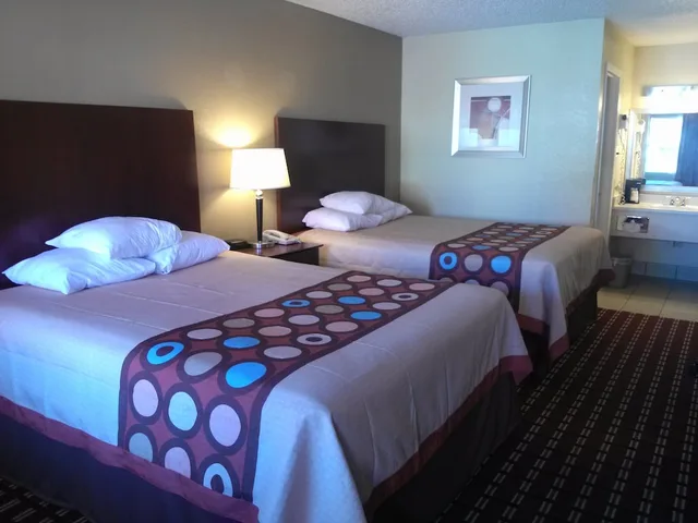 غرفة بسريرين كوين، Super 8 By Wyndham Kerrville Tx 1/3