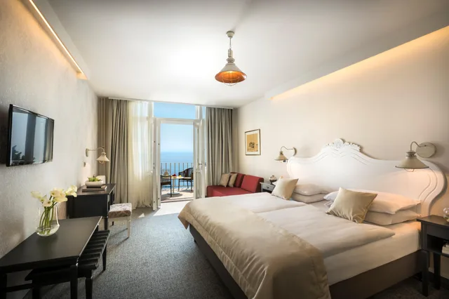 غرفة سوبيريور بإطلالة على البحر، Hotel Lungomare 1/2