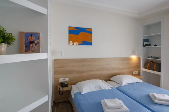 غرفة عائلية بأربعة أسرّة بغرفتي نوم بإطلالة جزئية على البحر، Marialena Hotel 1/3