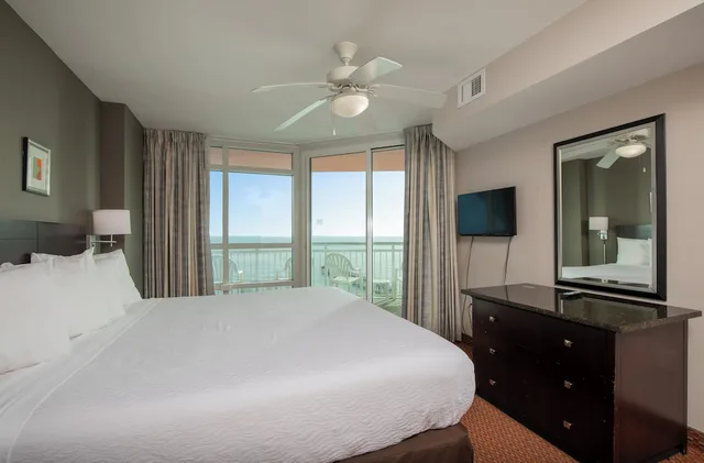 جناح بسرير كينج وسريرين مزدوجين مع أريكة، Prince Resort 2/3