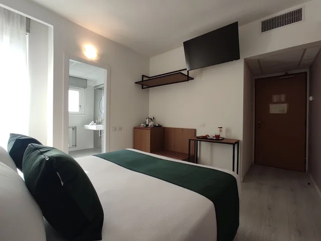 غرفة قياسية بسرير مزدوج، Massimi City Garden Hotel 2/4