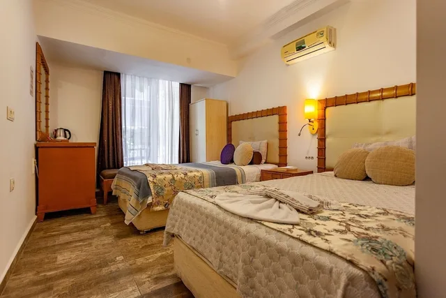 غرفة عائلية بسرير كينج وسرير فردي، London Hotel 1/5