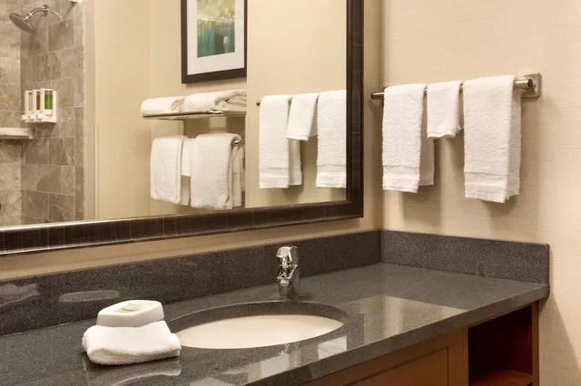 غرفة بسريرين كوين لذوي الإعاقة، Drury Inn and Suites Burlington 4/5
