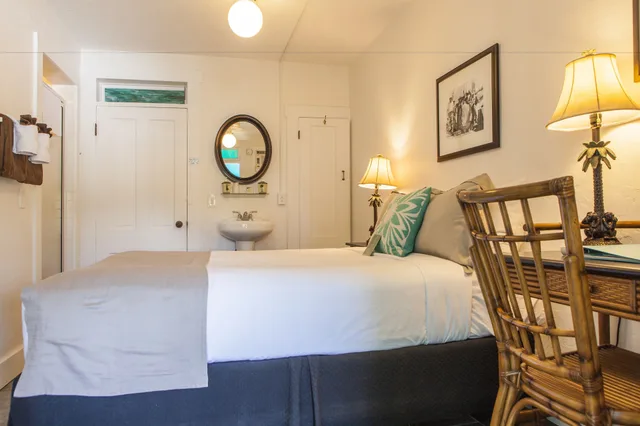 Island, Queen Bed، Eden House 7/10