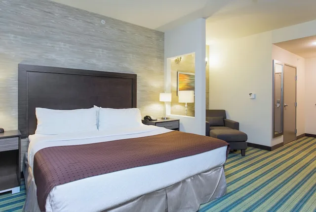 غرفة قياسية بسرير كينج، Holiday Inn Texarkana Arkansas Conv Ctr 5/10