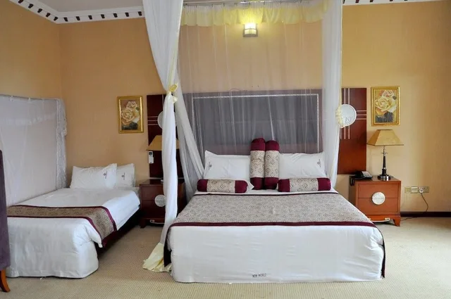 Deluxe, King Bed, Ropani Hotel Kajjansi 2/4