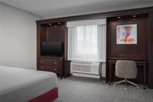 غرفة بسرير كينج، Hampton Inn Suites By Hilton Omaha Downtown 2/3