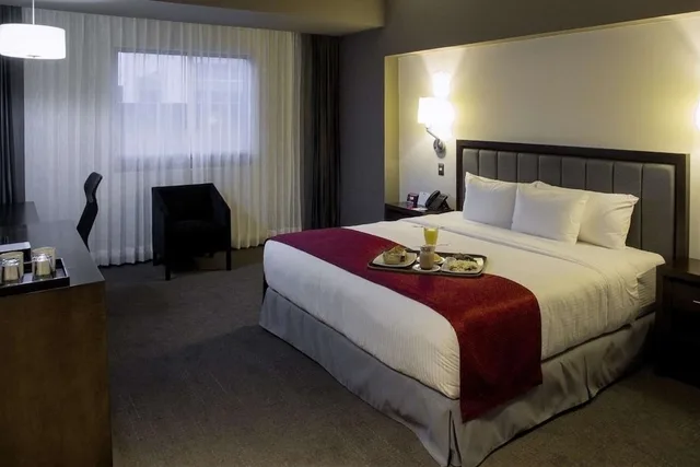 غرفة متصلة قياسية بسرير كينج، Best Western Plus Santa Cecilia Pachuca 4/10