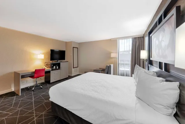 Deluxe, King Bed, Large, Best Western Plus Austin Central 1/3