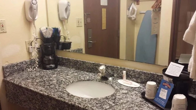 غرفة بسرير كينج، Baymont by Wyndham Paducah 8/10