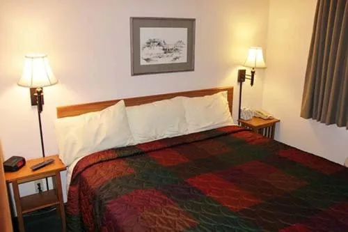 غرفة بسرير كينج، Colstrip Inn and Suites 4/6