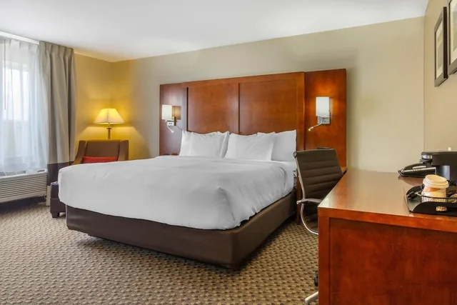 غرفة قياسية بسرير كينج، Comfort Inn & Suites Sterling CO 2/7
