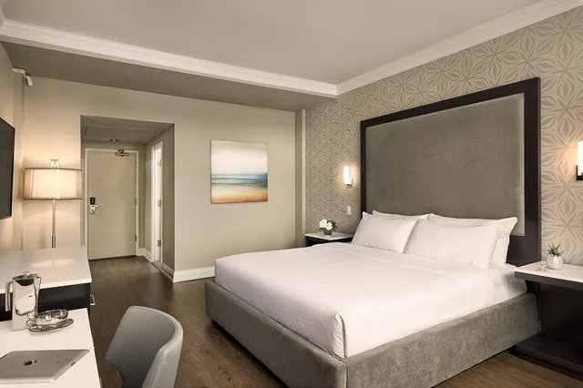 Deluxe, King Bed, Georgian Court Hotel, WorldHotels Elite 2/3