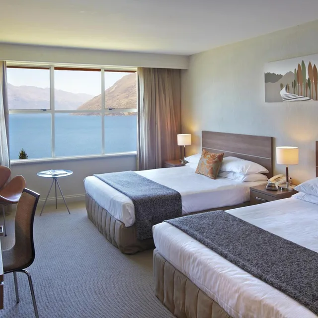 غرفة قياسية بسريرين كوين بإطلالة على البحيرة، Movenpick Queenstown 4/6