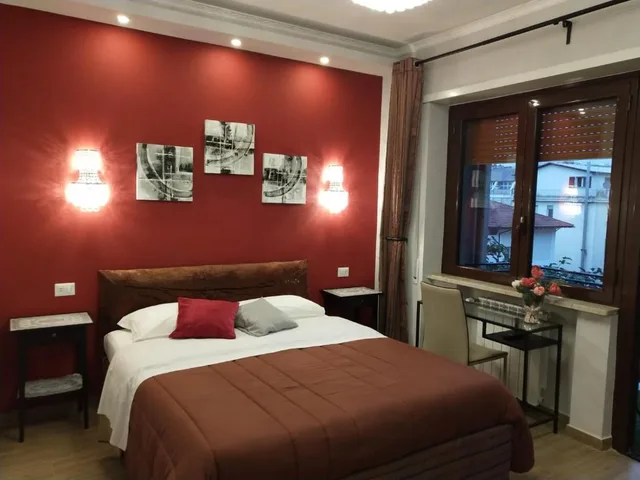 غرفة ثلاثية بشرفة، Seven Miracles Inn 1/1