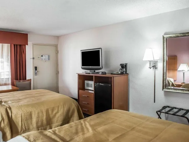غرفة قياسية بسريرين مزدوجين للمدخنين، Quality Inn Marianna 4/4
