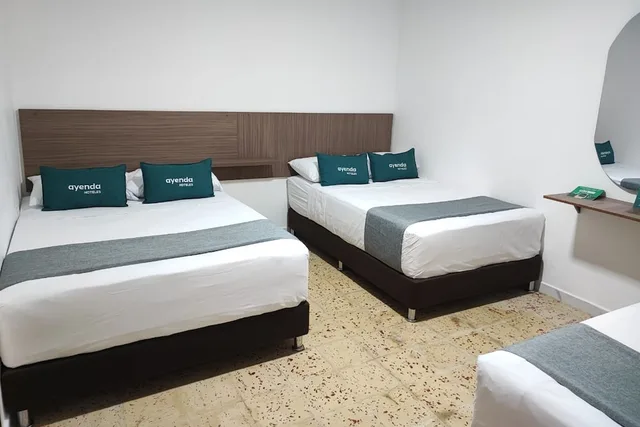 غرفة قياسية رباعية بسرير مزدوج وسرير فردي، Hotel Helenas 5/10