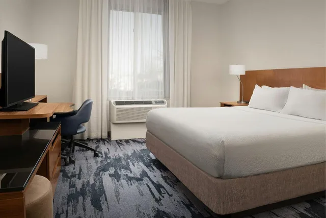 Room, 2 Double Beds, King Bed, Accessible, Fairfield Inn & Suites The Dalles 2/4
