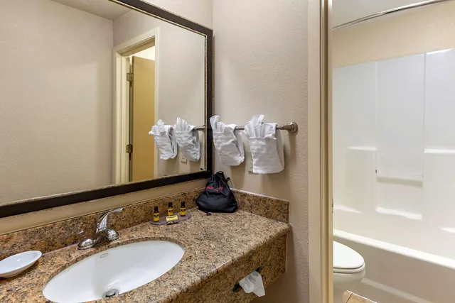 غرفة بسرير كوين، Best Western Plus Las Vegas West 5/5