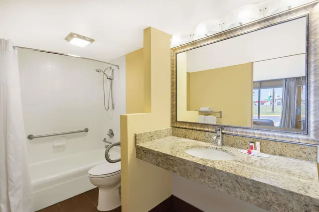 غرفة بسريرين مزدوجين للمدخنين، Days Inn by Wyndham Wildwood I-75 8/9