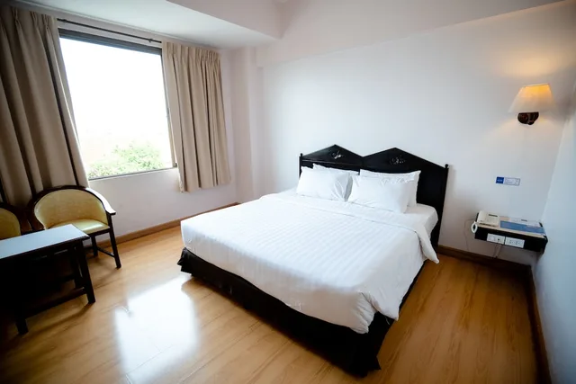 غرفة قياسية بسرير مزدوج بإطلالة على المدينة، Phrae Nakara Hotel 4/5