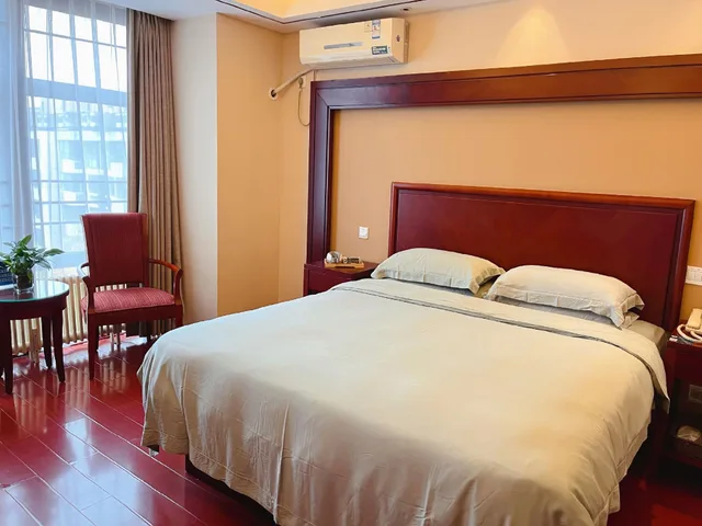 Superior, King and Queen Bed, GreenTree Inn Beijing Haidian District Lincui Road Hotel 2/3