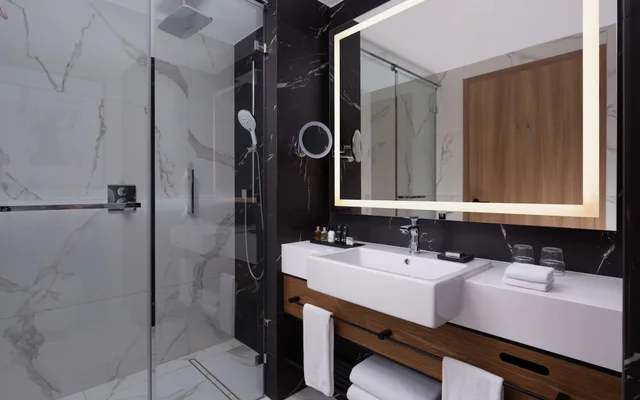 Executive, King Bed, Lounge Access, Radisson Collection Hotel Warsaw 2/3