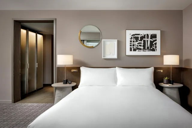 1 Bedroom, Suite, King Bed, 2 Bathrooms, 2 Balconies, Corner, Accessible، Fairmont Century Plaza Los Angeles 1/5
