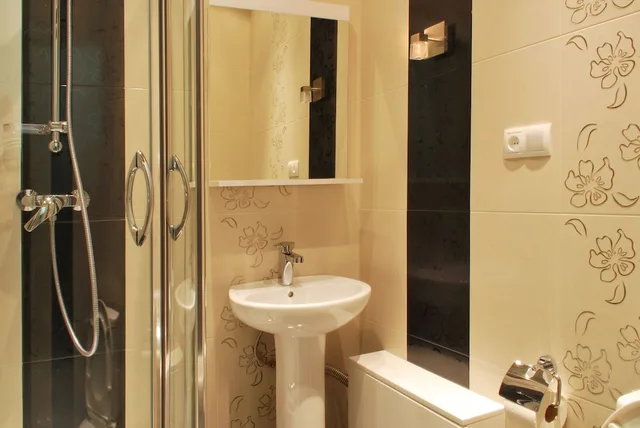 غرفة اقتصادية ثلاثية بسرير كوين وسرير فردي، Hotel Diamond Dat Exx Company 2/2