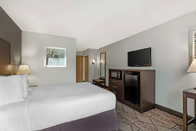غرفة بسرير كوين لذوي الإعاقة، Best Western Plus Longbranch Hotel and Convention Center 1/6