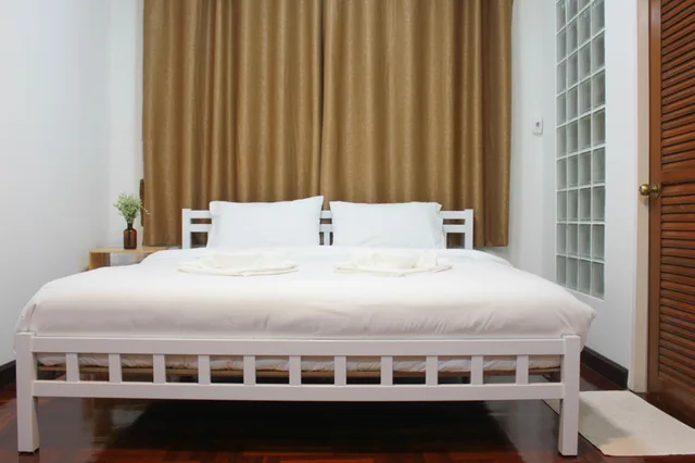 غرفة مفردة بسرير كينج بحمام خاص، Home @ Hostel Kanchanaburi 1/1