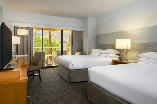 غرفة بسرير مزدوج، Renaissance Palm Springs 1/4