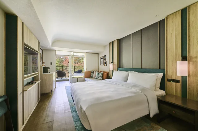 غرفة قياسية بسرير كينج بإطلالة على النهر بحوض استحمام، Hotel Indigo Karuizawa 2/6