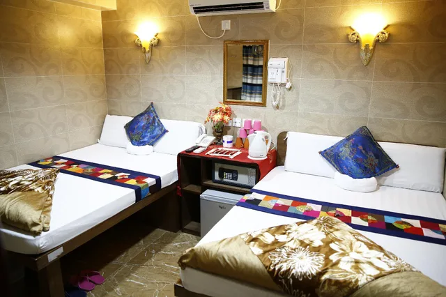 غرفة عائلية، Sandhu Hotel 1/2