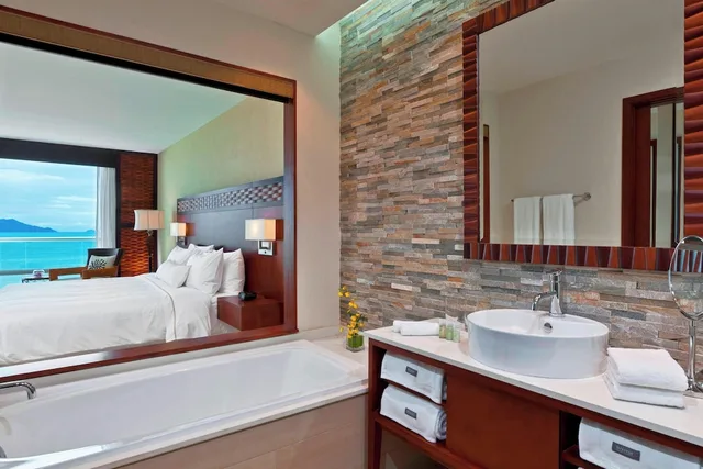 غرفة تنفيذية بسرير كينج بشرفة، The Westin Playa Bonita 8/9