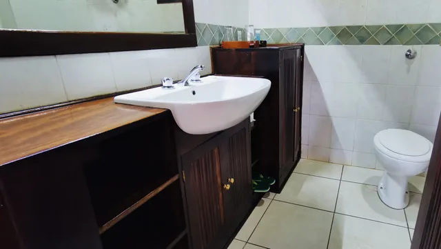 Junior Suite, King Bed, Jinja Nile Resort 2/2