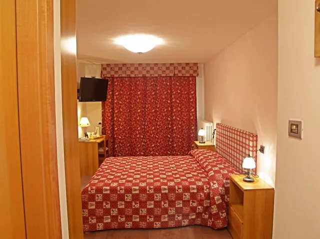 Room, Twin Beds, Albergo Punta Zerbion 2/3