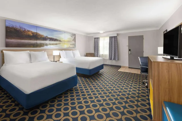غرفة بسريرين كوين، Days Inn by Wyndham Wauseon 1/5